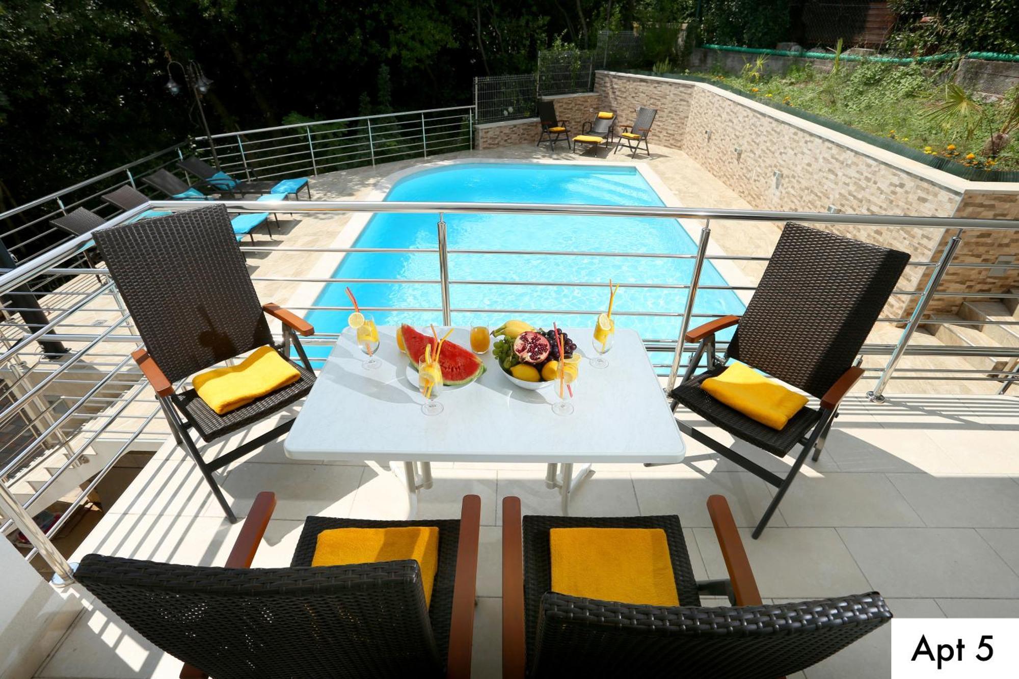 Villa Dragi With Pool, Sauna, & Whirlpool Opatija Zimmer foto